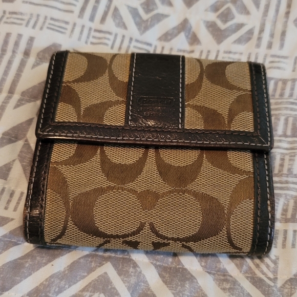 Two Vintage Coach Ashley Satchels with Vintage Wallet - Picture 12 of 12